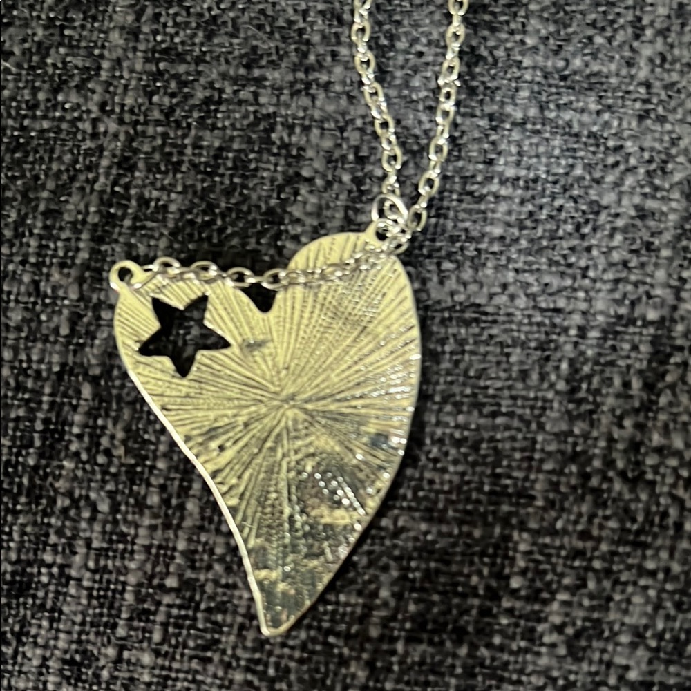 Artistic Heart Pendant Necklace - Picture 4 of 4